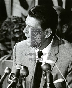 Image description is not available for 1967.136